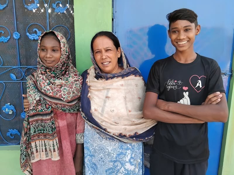 Latika und Adnan sind bei ihrer Tante